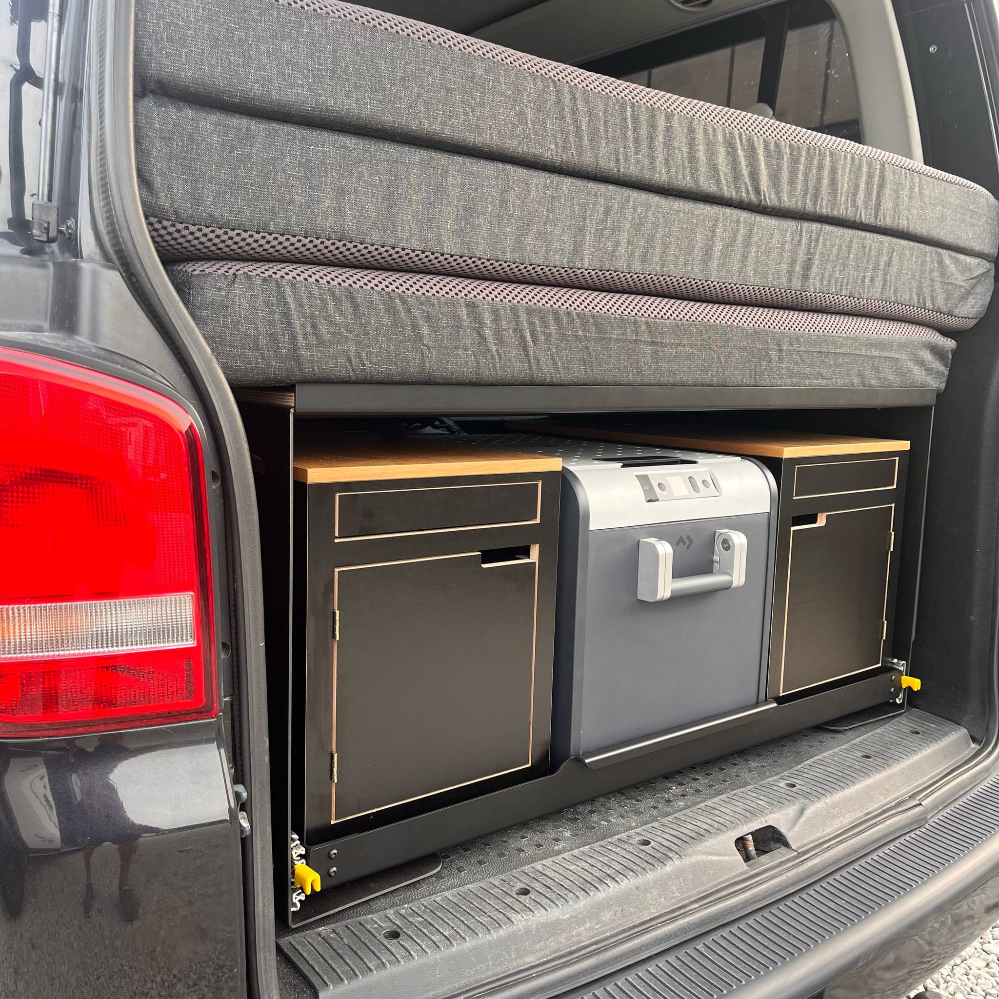 Zabudowa kempingowa do suva